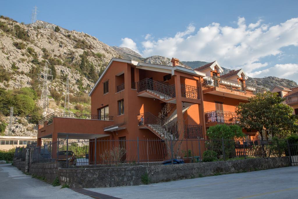 Apartment Atina Kotor Exteriör bild